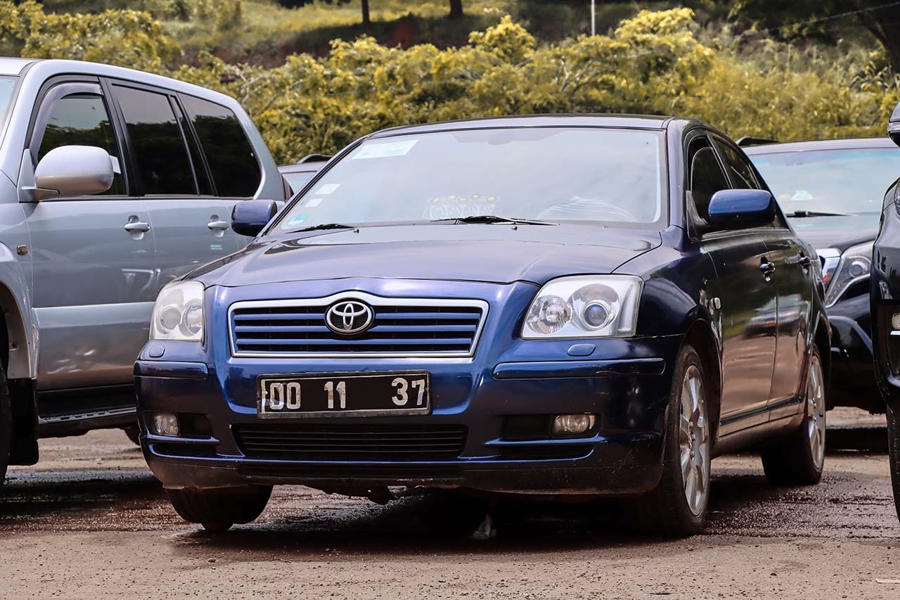 Toyota Avensis (Tête de cochon) photo 1
